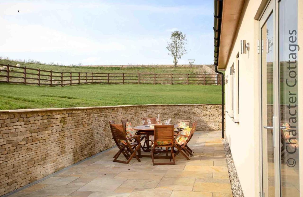 Flynn'S Barn Villa Aylworth Buitenkant foto